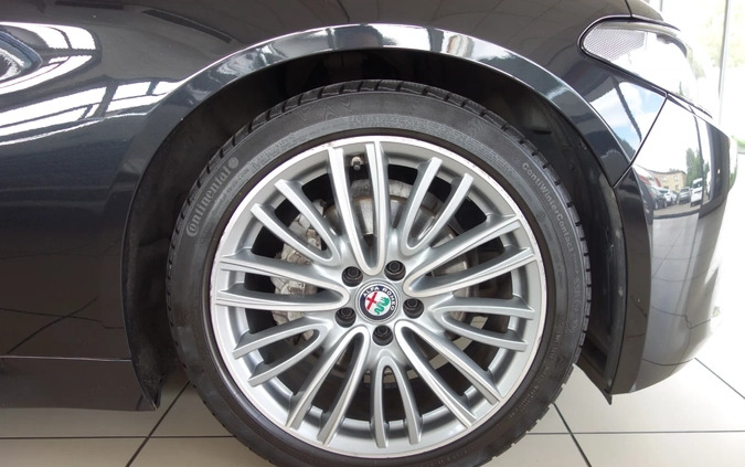 Alfa Romeo Giulia cena 78900 przebieg: 90190, rok produkcji 2016 z Maków Podhalański małe 211